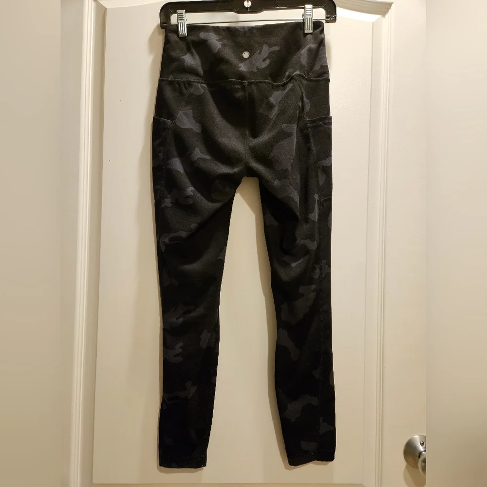 Yogalicious Lux High Waist Ankle Leggings Womens Small Black Camo 2 Side Pockets - Picture 3 of 8